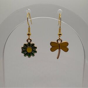 New Handcrafted 14k Gold Plated “Golden Garden” Earrings 🌼🐝✨